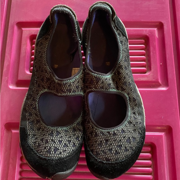 Merrill slip on outdoor shoes - Picture 2 of 4